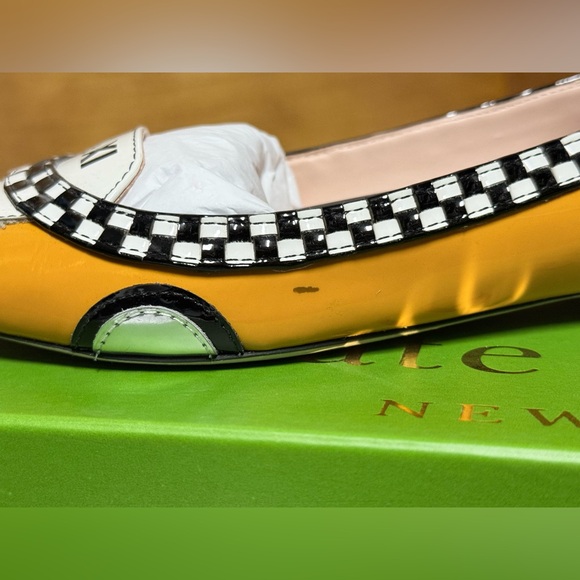 RARE Kate spade yellow taxi cab flats size 7.5 - Picture 10 of 12